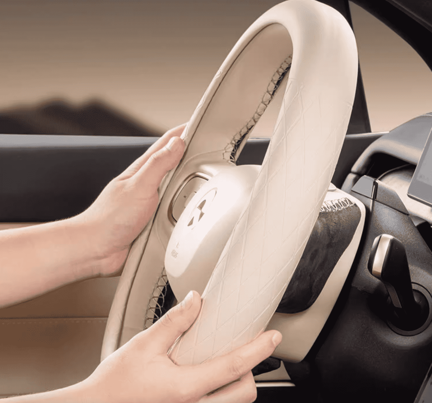 Xevaban.com ở 214 Giải Phóng là đơn vị chuyên cung cấp phụ kiện oto, đồ chơi oto, đồ chơi byd m9, phụ kiện byd m9, xevaban, 214 giải phóng, bọc vô lăng m9, ốp vô lăng m9, trang trí vô lăng m9, bọc tay lái m9, bọc vô lăng da m9.